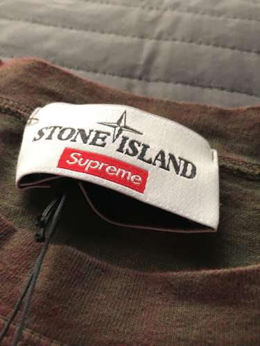 WTS supreme x Stone Island tee (red)
