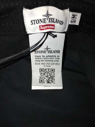 Supreme x Stone Island Cappello Black Camo