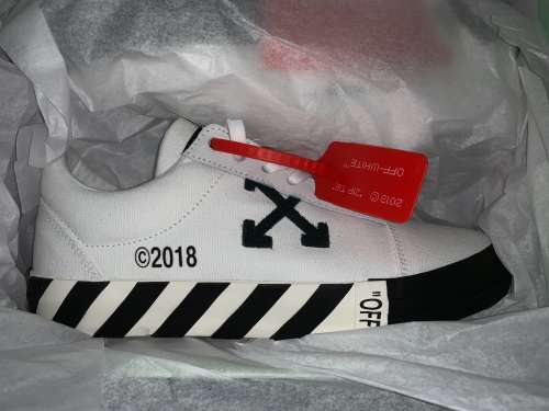 Off-White Vulc low (updated stripes)