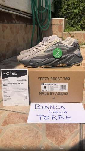 WTS Yeezy boost 700 V2 Tephra