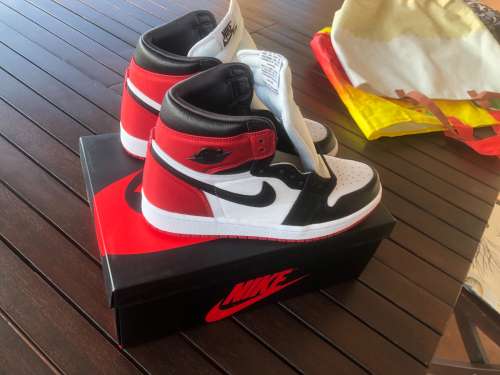 Air Jordan 1 satin black toe