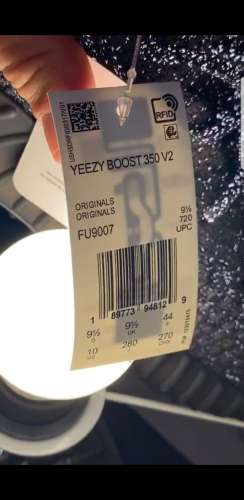 Yeezy BOOST 350 V2 - Black Reflective