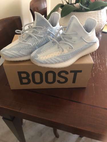 YEEZY BOOST 350 v2 cloud white (no reflective)