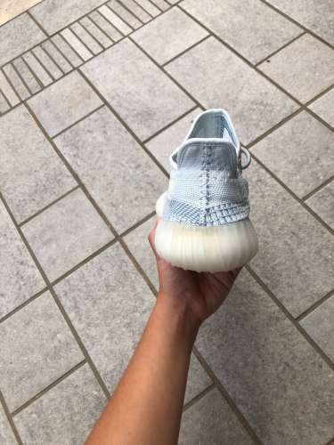 YEEZY BOOST 350 V2 CLOUD WHITE