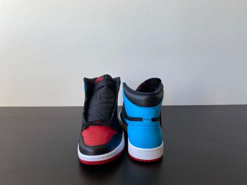 Nike Jordan 1 high retro unc to Chicago 44