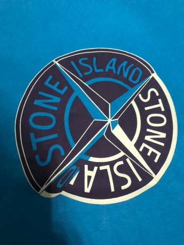 TEE STONE ISLAND
