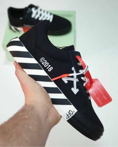 OFF-WHITE VULC LOW  UPDATED STRIPES BLACK