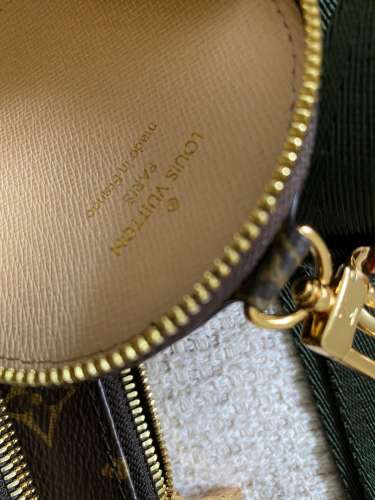 Legit check multipochette Louis Vuitton