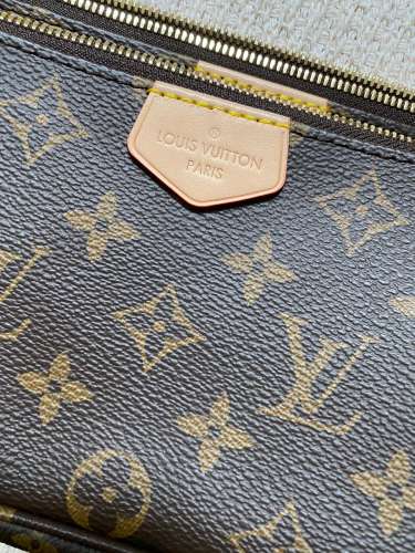 Legit check multipochette Louis Vuitton