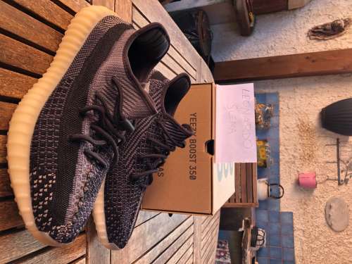Yeezy Boost 350 V2 Carbon