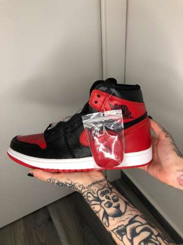 Jordan 1🔴⚪️⚫️ “Homage to Home”🔴⚪️⚫️ (non-numbered)