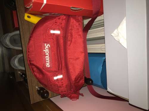 supreme waist bag SS19 red