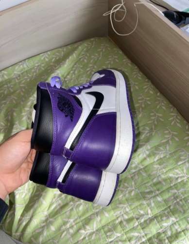 Vendo Jordan 1 retro high court purple white