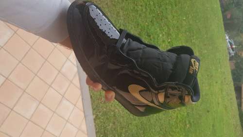 WTS Nike Jordan 1 Retro high Black metallic Gold