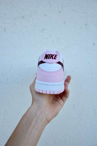 Dunk low pink red gs
