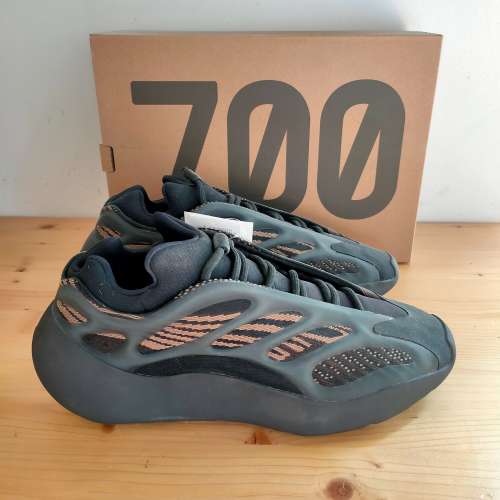 yeezy 700 v3 clay brown