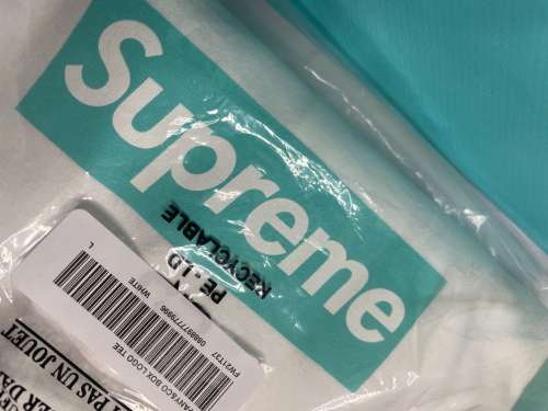 Vendo supreme box logo x Tiffany taglia L nuova