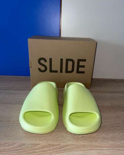 Yeezy slide glow green 2022