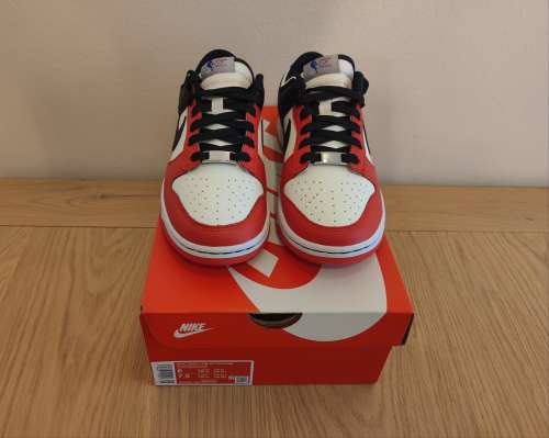 WTS NIKE DUNK LOW EMB CHICAGO