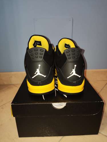 Nike Air Jordan 4 “Yellow Thunder”