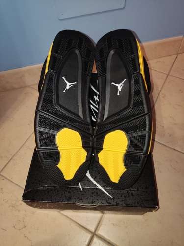 Nike Air Jordan 4 “Yellow Thunder”