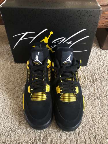 Nike Jordan 4 Thunder